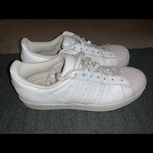 Women’s size 10 /Men’s size 8. Adidas Super Stars - Picture 2 of 7